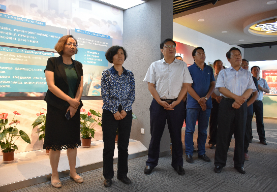  �м�ί������ǡ��м�ί����������Ӣ�����ص���ָ������ 